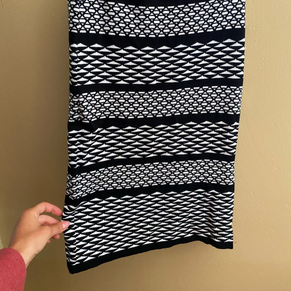 Black and White fitted skirt